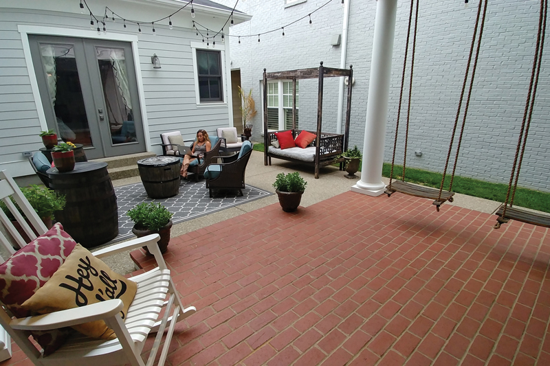 Comfort with a Splash of Bourbon at the Chateau Bourbon Luxury B&B in Louisville Comfort with a Splash of Bourbon at the Chateau Bourbon Luxury B&B in Louisville